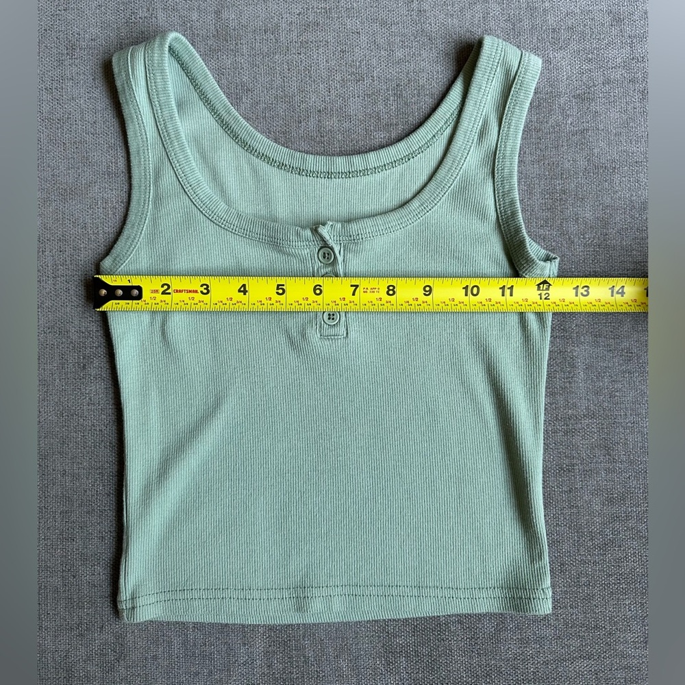 Green Ribbed Cropped Tank Top - Picture 6 of 6